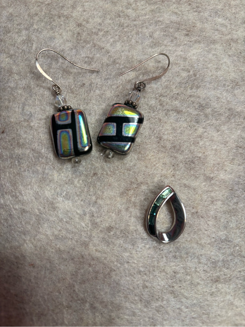 80s Rectangle Drop Earrings - Iridescent Black and necklace pendant green
